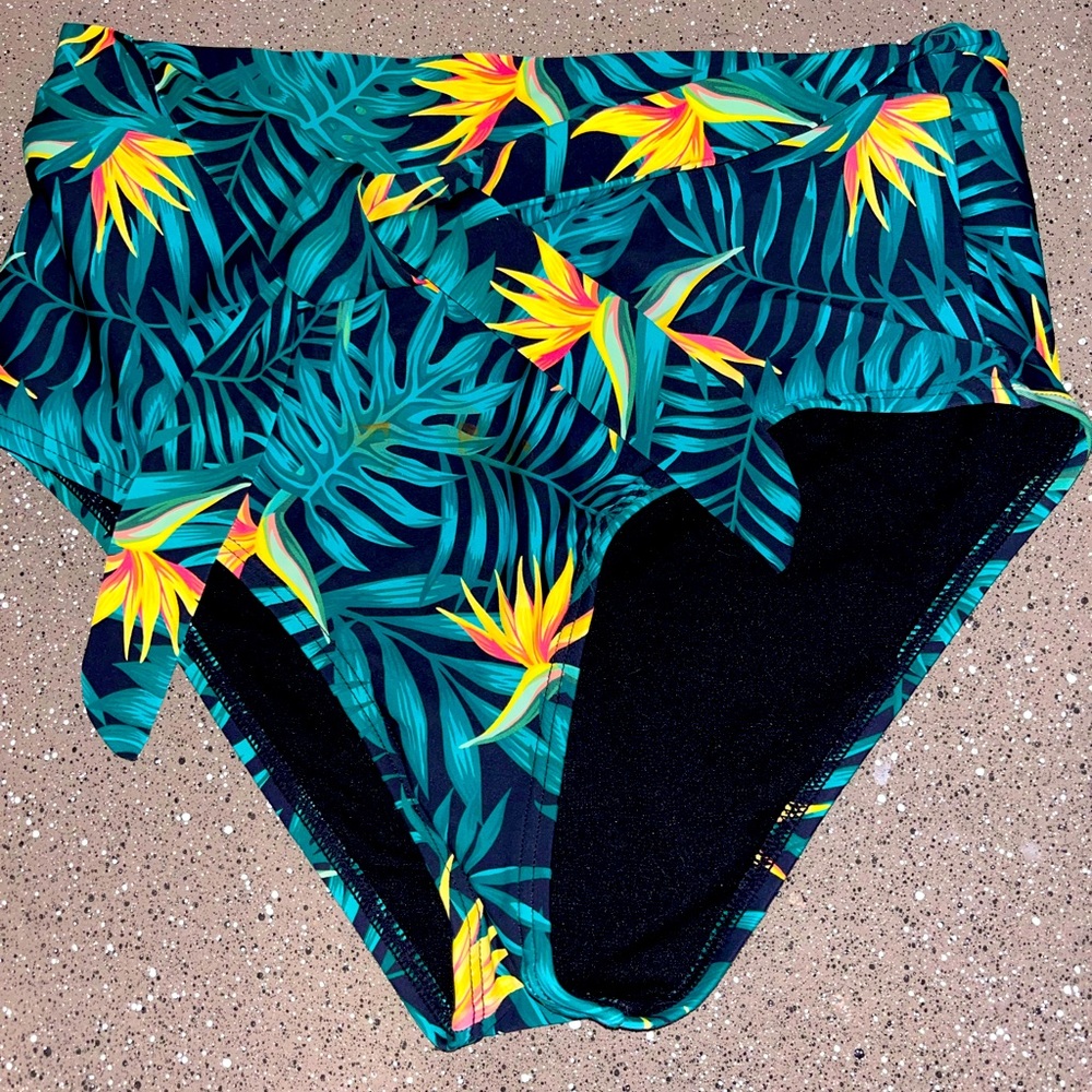 Gianni Bini Womens Swim Bottoms Size Medium Waist Tie